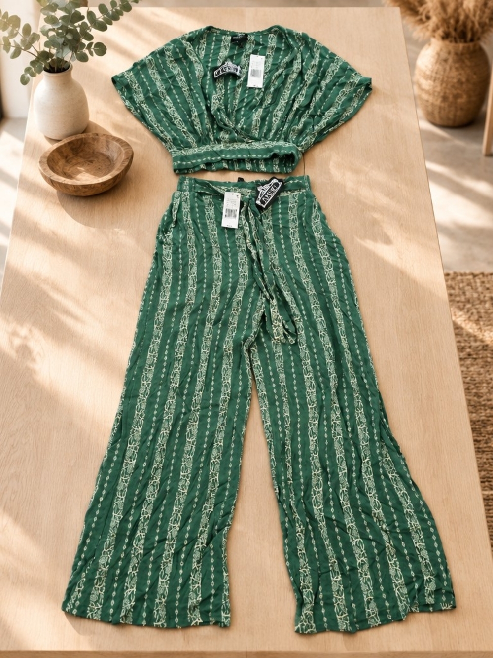 Angie Two Piece Top and Pants Size M New